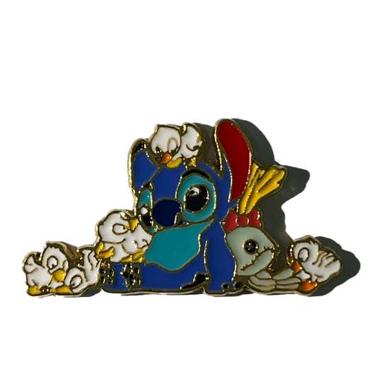 Stitch & Trapos rodeados de patos