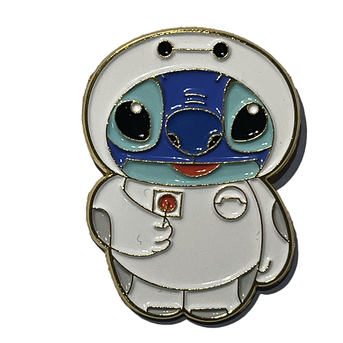 Stitch vestido como Baymax