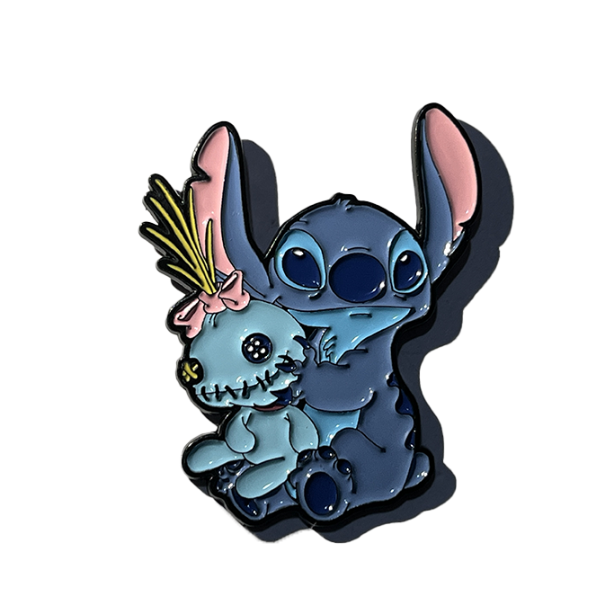 Stitch abrazando a Trapos