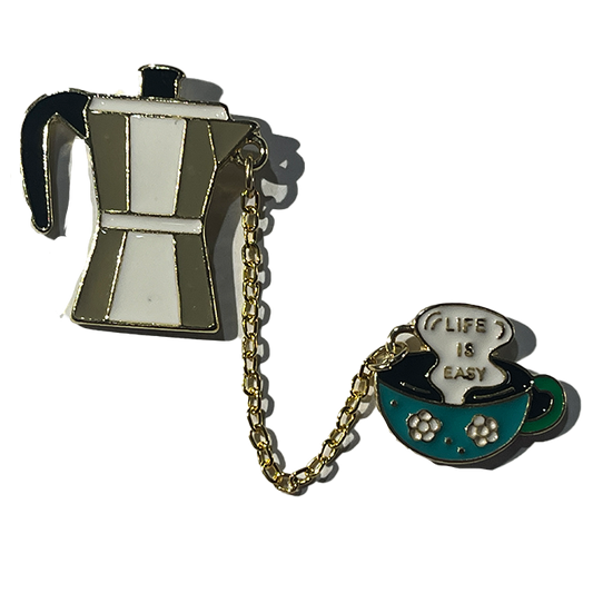 Cafetera y taza de café