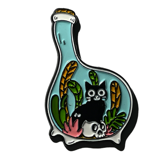 Jar with a black cat and a skull