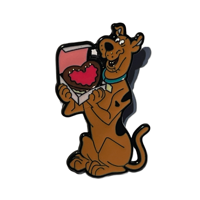 Scooby Doo con pastel en forma de corazón