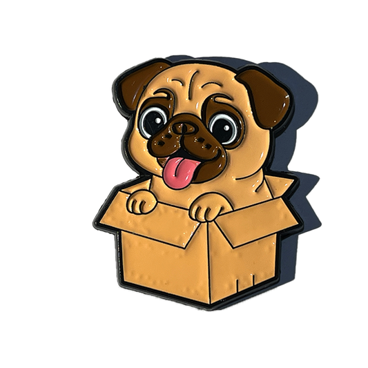 Pug dentro de una caja