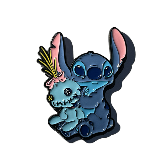 Stitch abrazando a Trapos